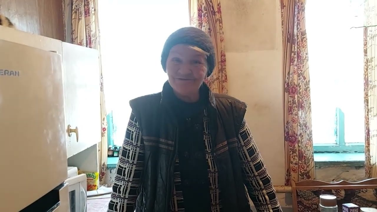 Тетя валя будет кормить животных деда Матвея