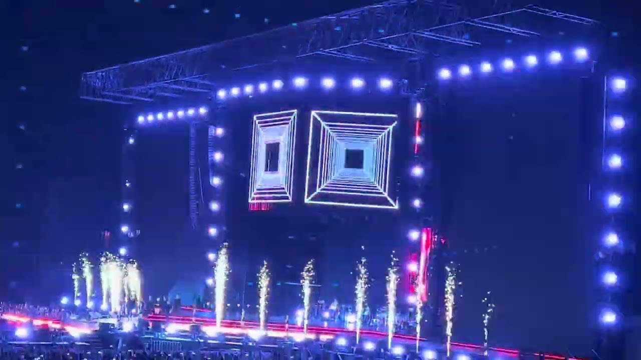 HEARTBREAKER - G-DRAGON WORLD TOUR in HANOI DAY 1