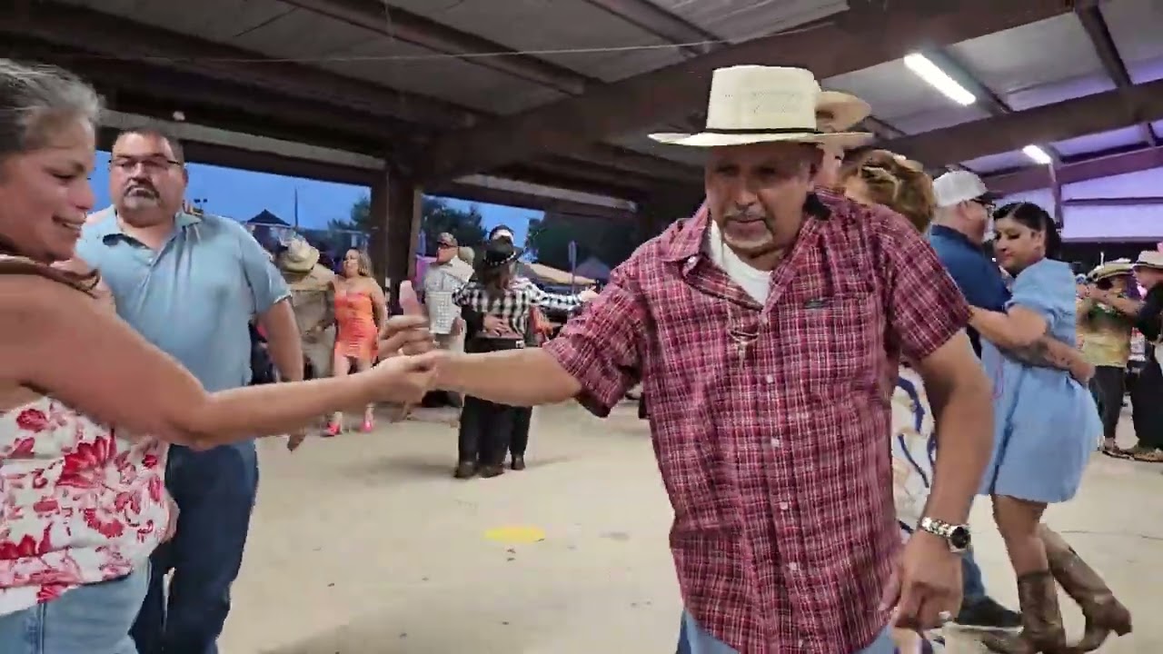 Bailazzo Conjuntazzo En Los Fresnos!