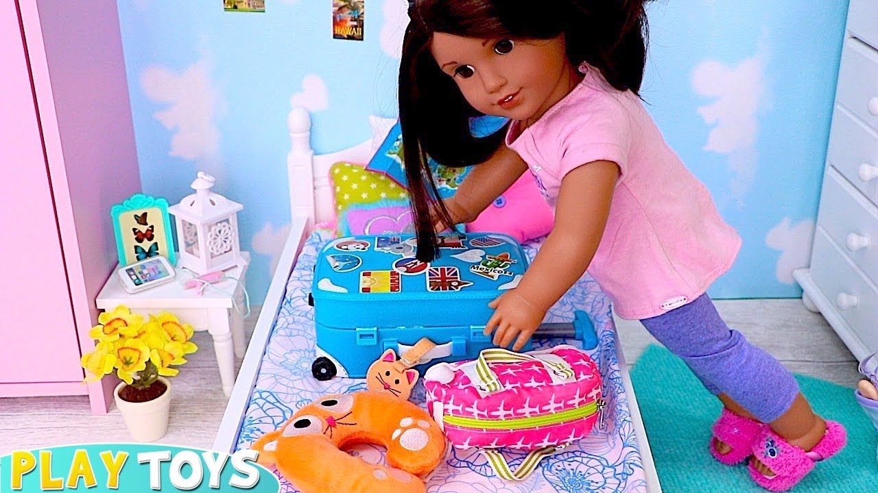 Baby Doll Packing Clothes in Suitcase for Vacation in the Bedroom! Play Toys