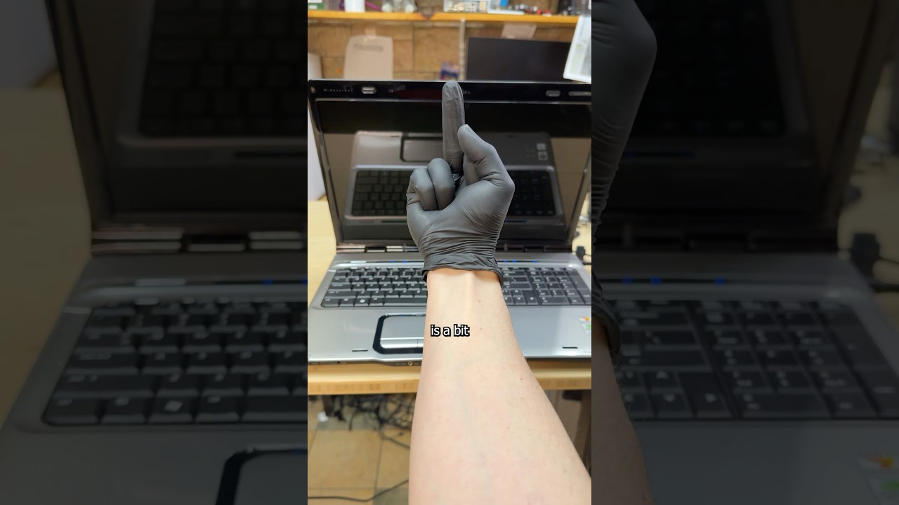 $2000 HP DV9000 - The Worst Laptop EVER #tech #technology #shorts #pc