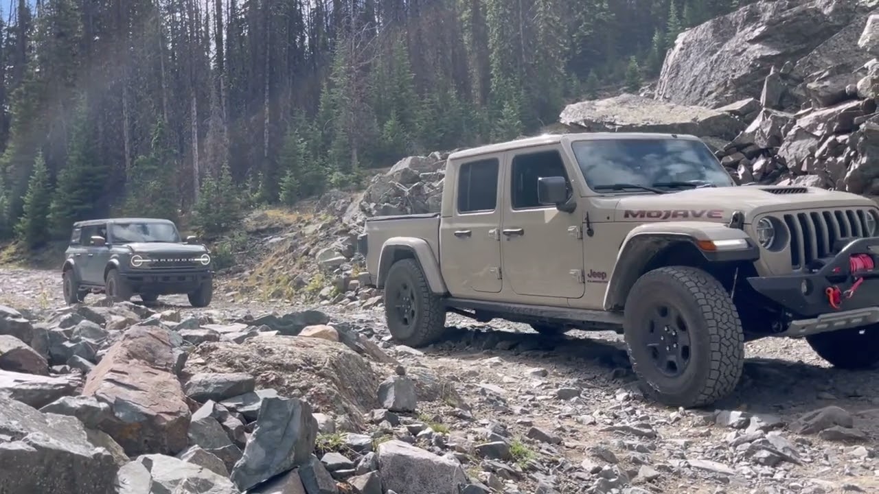 Epic Overlanding Adventure in Wyoming, Unveiling Hidden Gems and searching through a ghost town.