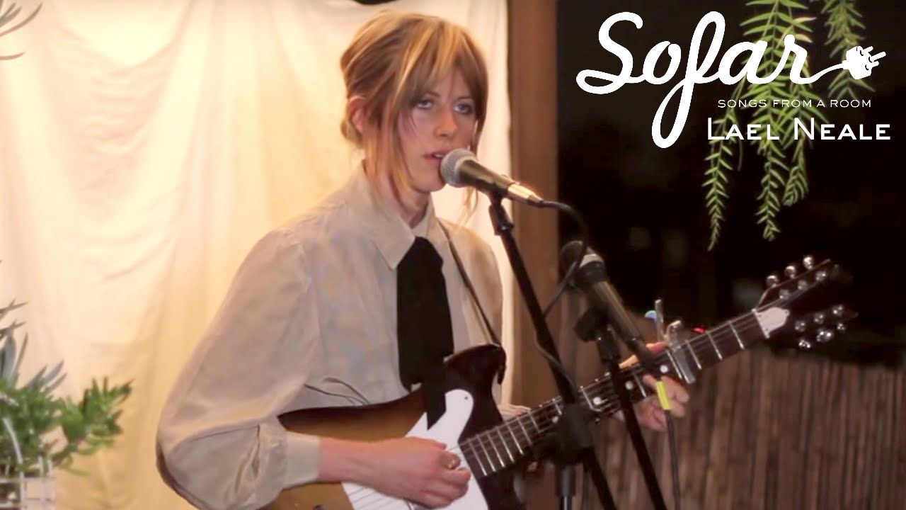 Lael Neale - White Daisy, Lace Gloves | Sofar Los Angeles