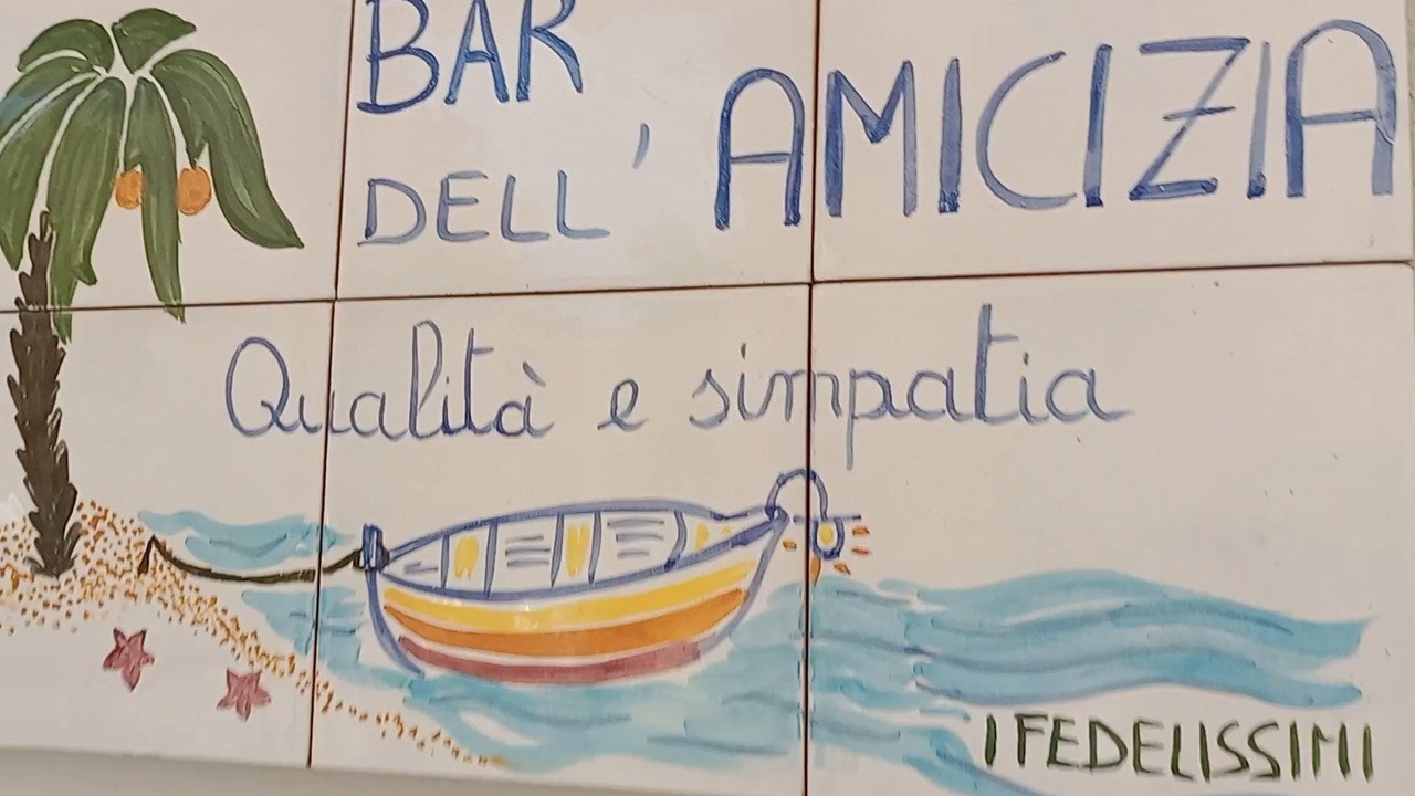 LAMPEDUSA | «Bar dell'Amicizia»