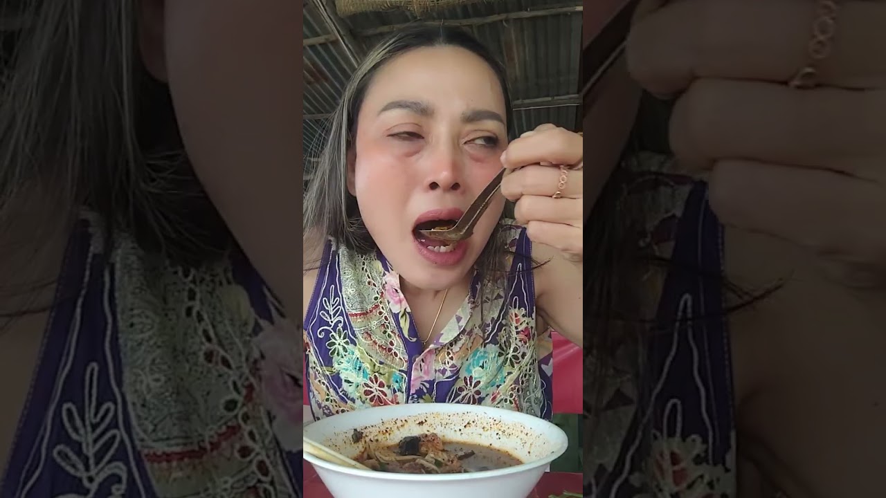 ก๋วยจั๊บอุบล เผ็ดๆ เค็ม เปรี้ยว แกล้มผักสด