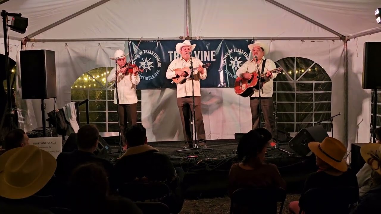 Trío Canto a Mi Tierra de Osíris Caballero. en vivo, Festival of Texas Fiddling 2024