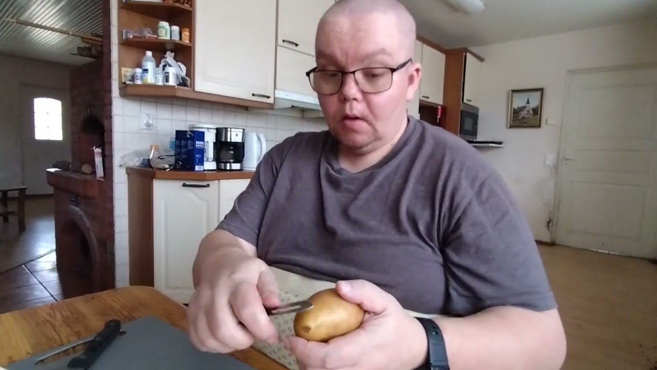 Arin kokkaus keskiviikko kala puikot ja kuoritut keitetyt perunat 15.04.26