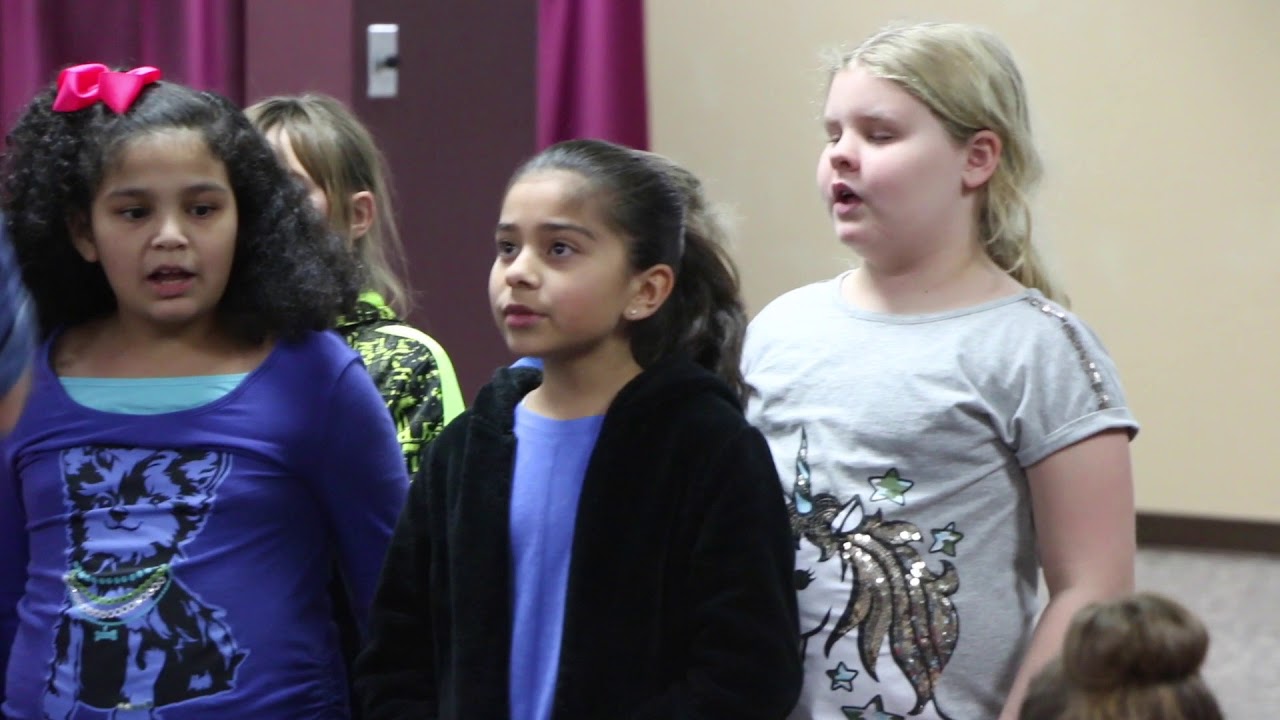 Woodland Heights students sing at Brownwood school board meeting