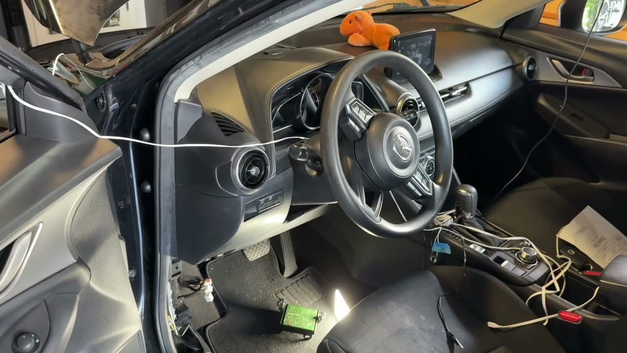 Mazda CX-3 2021 ESU (Electric Supply Unity) and BCM (Body Control Module) locations