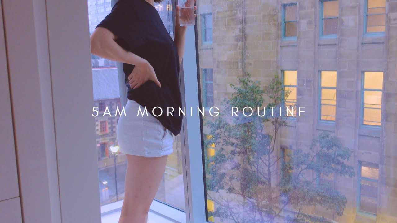 my 5AM morning routine before working a 9-5 ☕️ | first day at work as a junior graphic designer