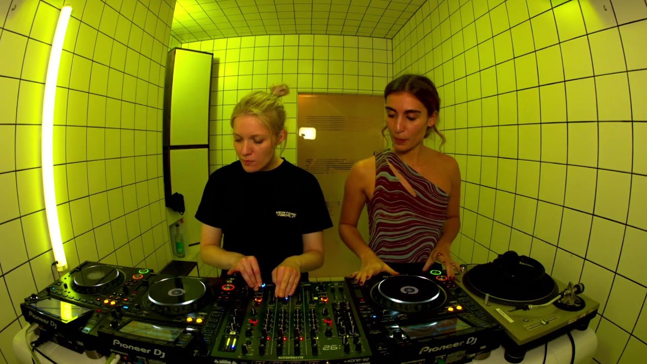 Spectrum Invites - Léa Occhi B2B Justine Perry | HÖR - Nov 4 / 2022