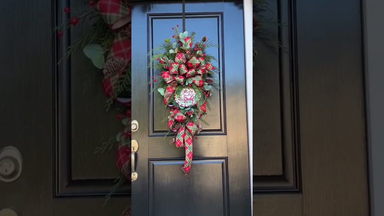 You can Learn How to Make Holiday Swag Wreaths in our Masterclass! Join us at holidayswagclass.com