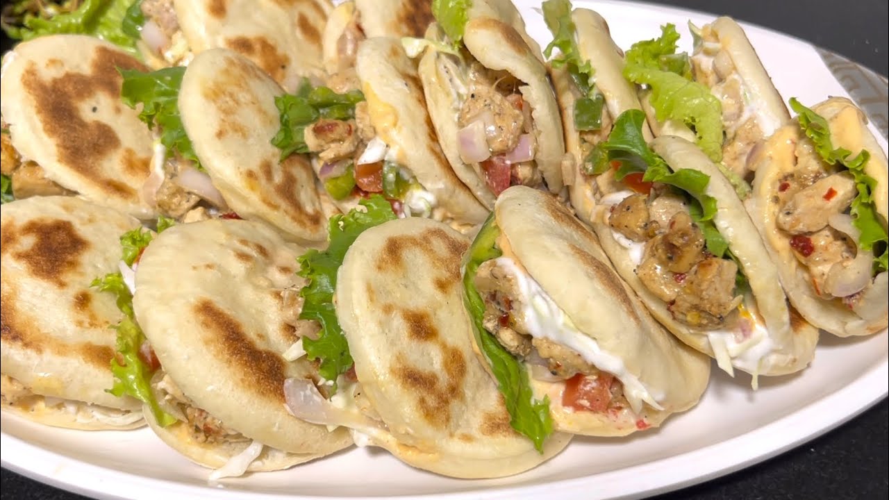 Ek Baar Dekh Liya To Banana Hi Padega 🤤 Mini Pockets Chicken Shawarma By @YasmeenFoodStory 