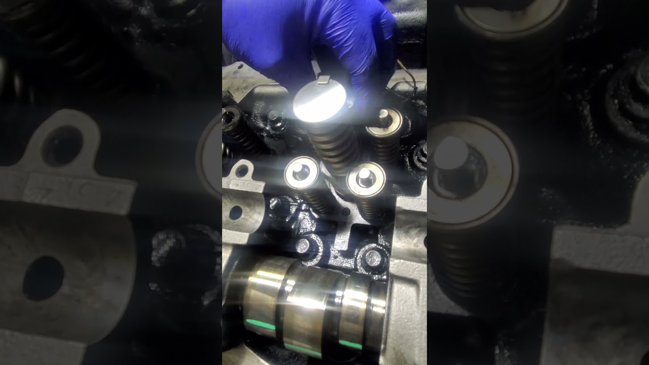 DETROIT 60 SERIES INJECTOR INSTALL PART 1 OF 2 VIDEOS