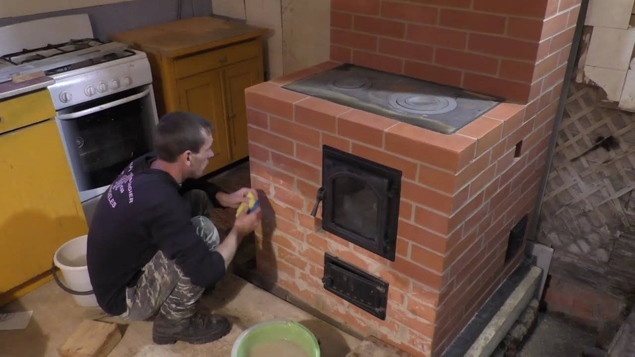 Кирпичная печь с котлом..