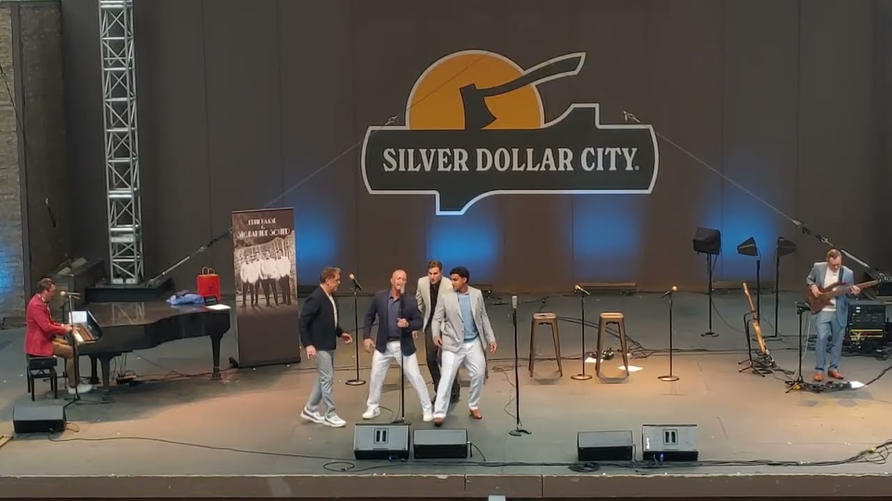 Ernie Haase & Signature Sound - Swingin' on the Golden Gate