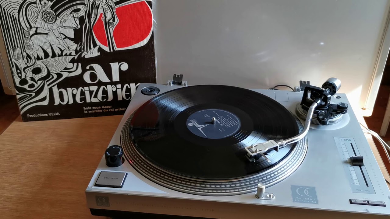 Ar Breizerien – Bale Roue Arzur / La Marche Du Roi Arthur