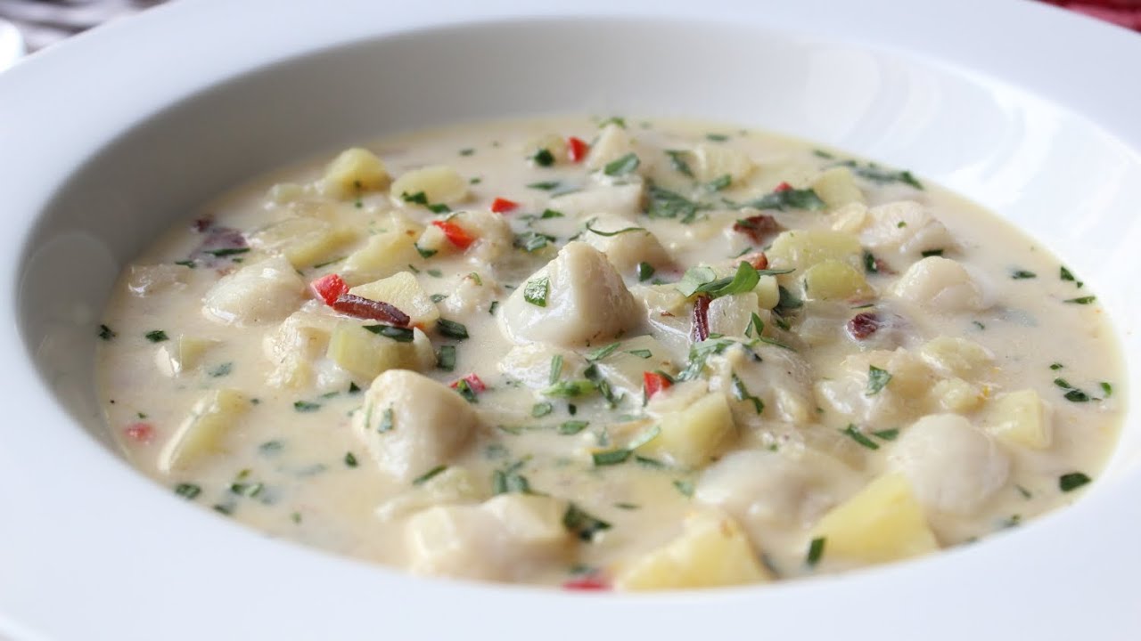 Bay Scallop Chowder Recipe - Creamy Scallop and Bacon Soup