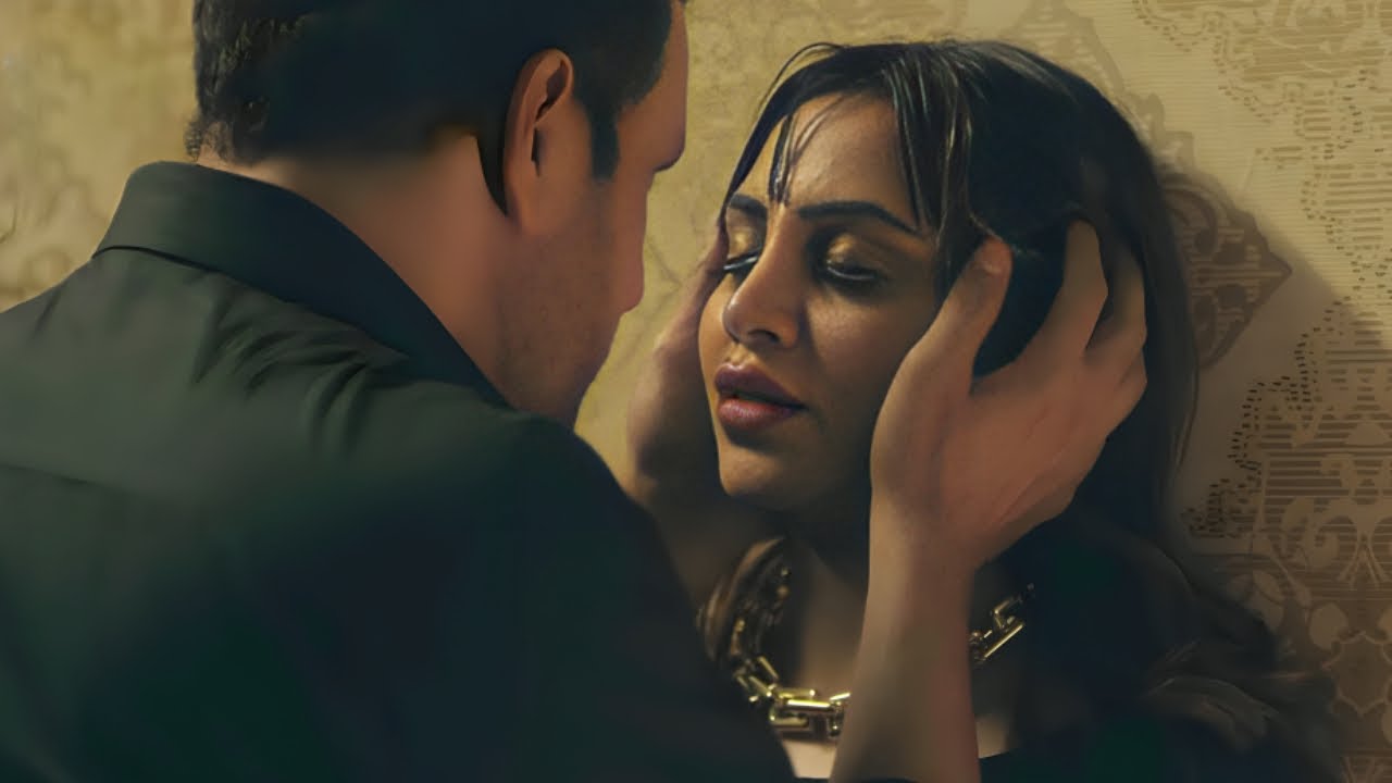 बॉस के साथ बिताई रात | MAIL TRAIL | Episode 2 | Atrangii Web Series | Arshi Khan, Amika Shail