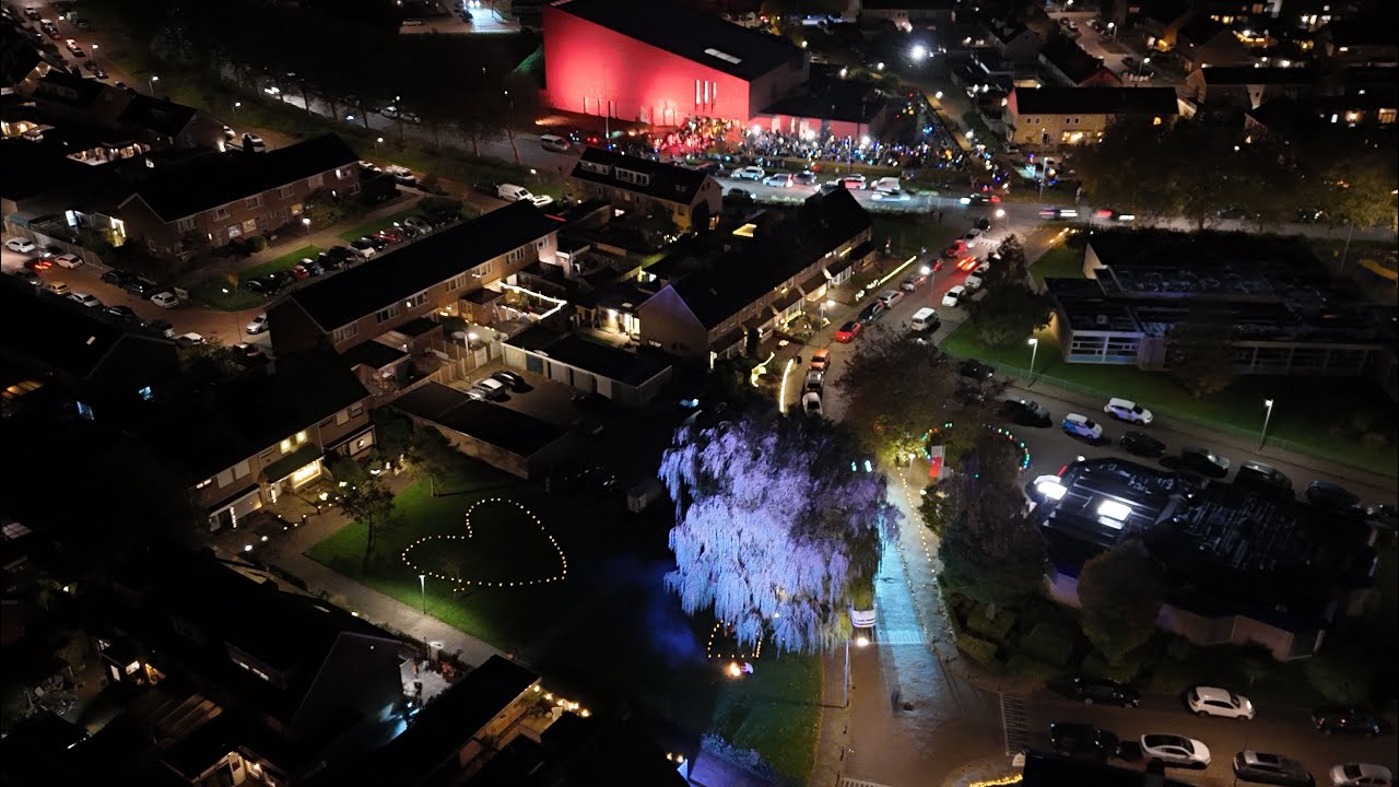 2000 kinderen bij Lichtjes optocht 2025 #urk 