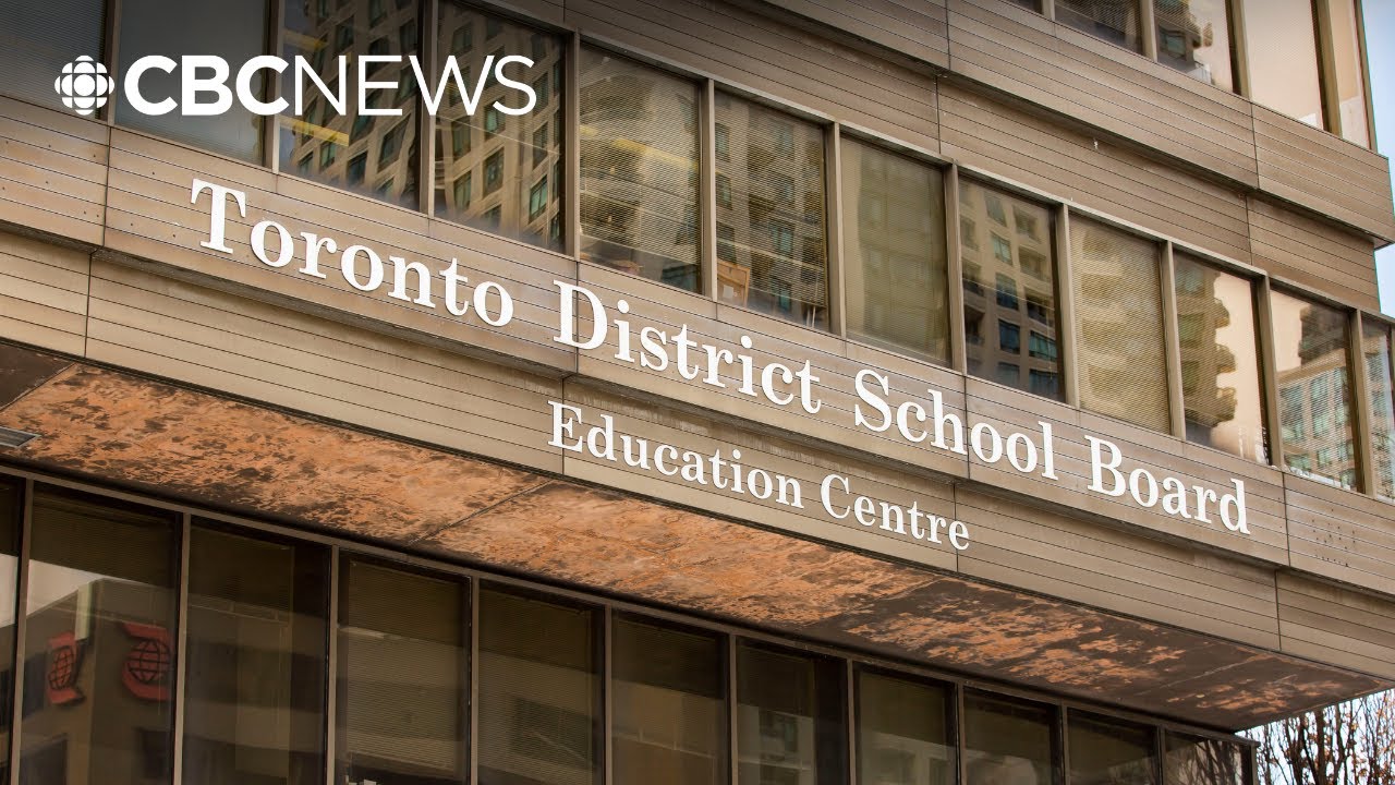 Руководитель школьного округа Торонто (TDSB) отменил ограничение на количество учеников в классах...
