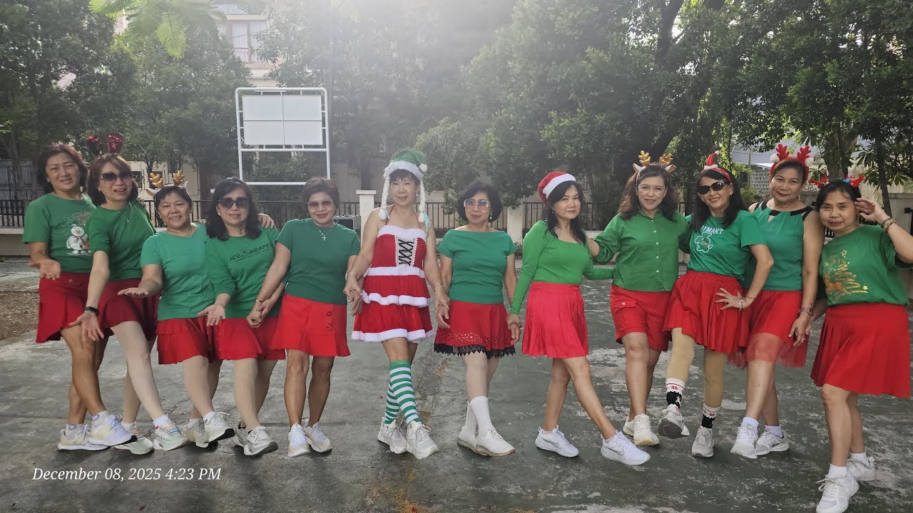 Yenny Line Dance CHRISTMAS demo by Chibi Dancers😍💃