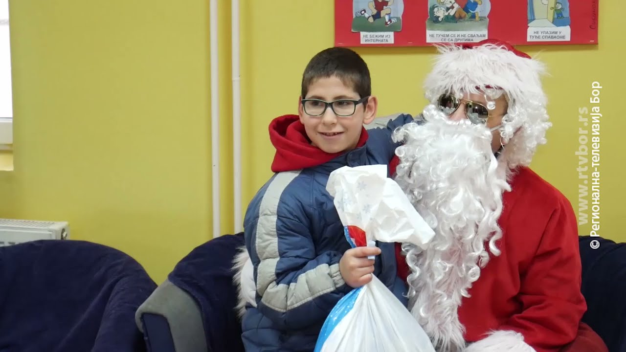 Tekijankini novogodišnji paketići za decu ŠOSO „Jelena Majstorović“   , 29.decembar 2021. (RTV Bor)