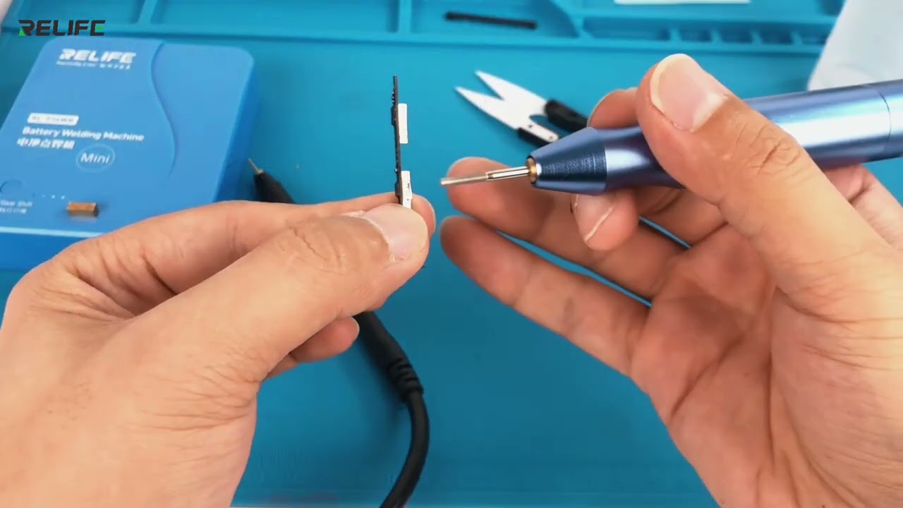 Operaci&oacute;n de mini soldadora por puntos | Herramienta de reparaci&oacute;n Relife RL-936WB