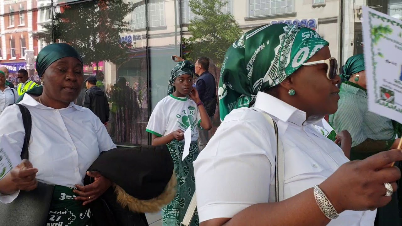 Le 25Mai 2019à Londres ils ont fête la naissance de Papa dialungana kiangani marche vol 3