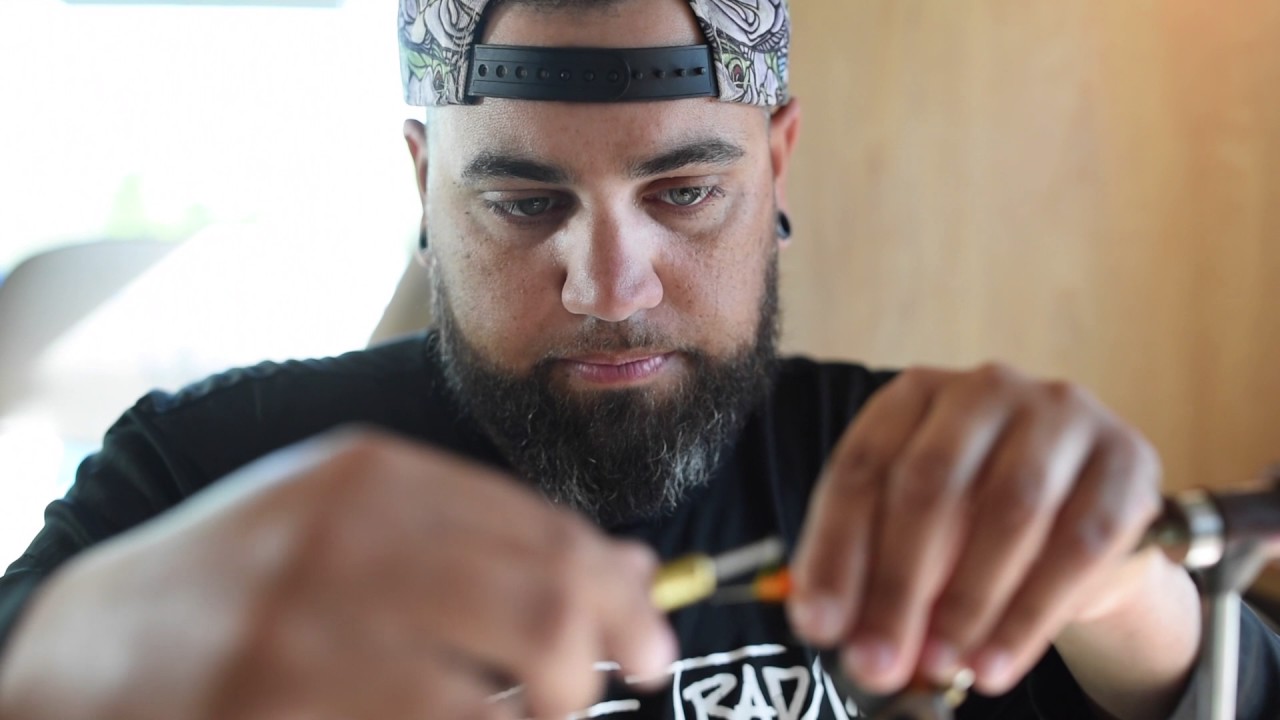 How To Tie a Peacock Bass Fly with Eric Estrada