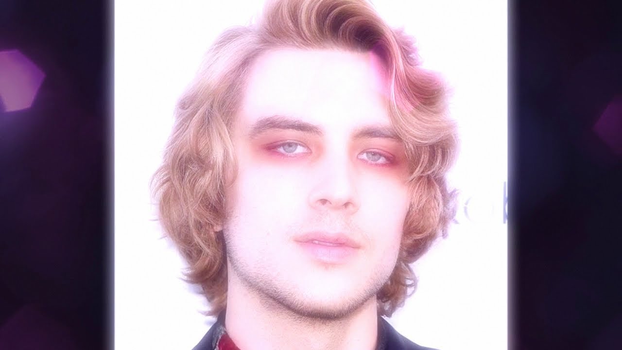 Cody Fern - E.T. (Divine & Talented Actor)