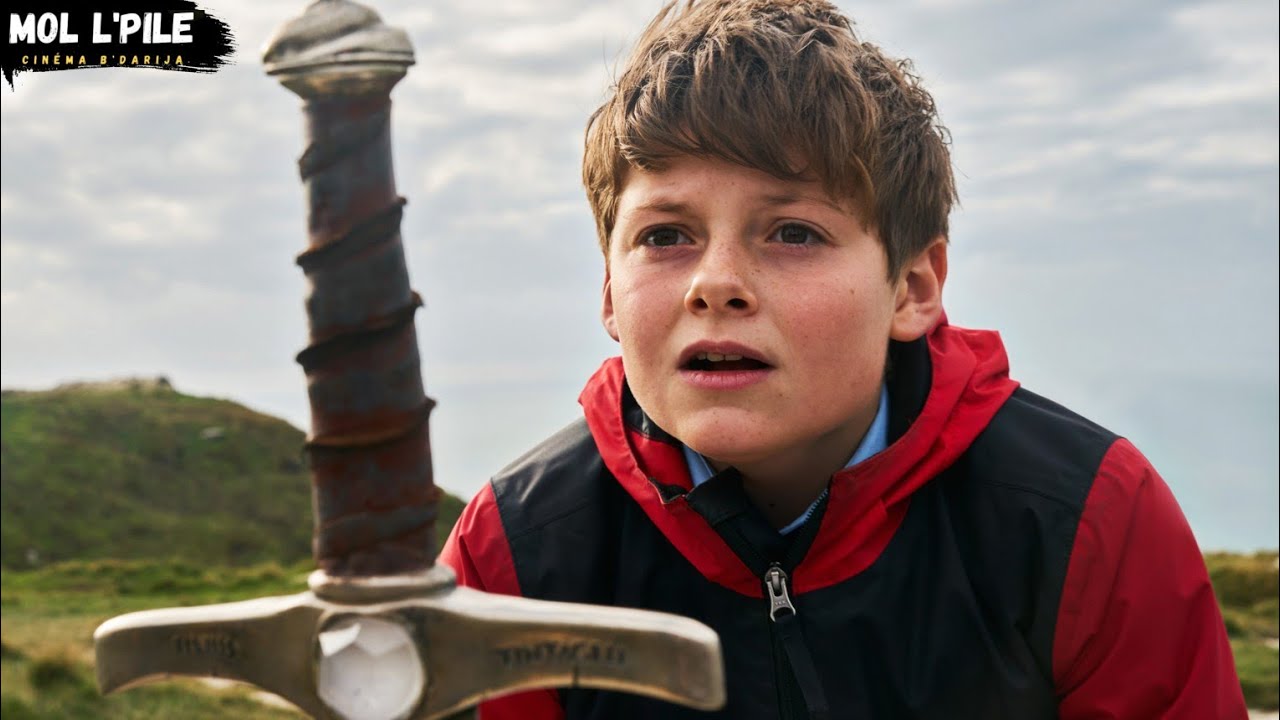 ولد يجد سيف أسطوري🗡️ ويكتشف أن له تاريخا معه ومهمته هي انقاذ العالم ||ملخص🎦 The Kid Who Woud Be King