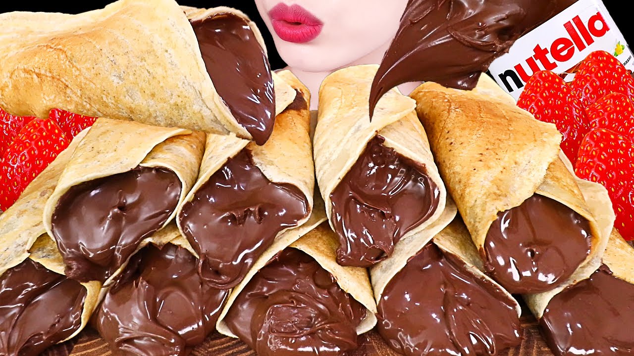 ASMR MUKBANG｜NUTELLA CHOCOLATE CREPE ROLLS, FROZEN STRAWBERRY 누텔라 초콜릿 크레이프롤, 딸기 EATING SOUNDS 디저트먹방
