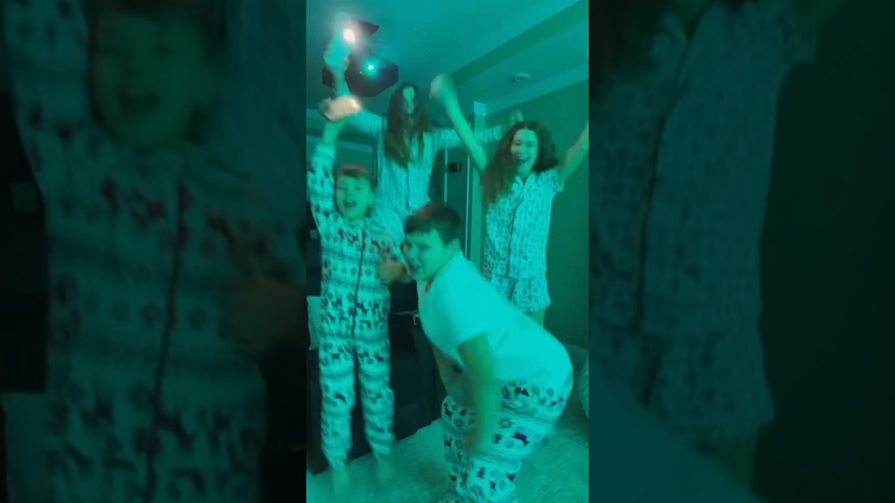 It&rsquo;s a PARTY in here!! 😎🎉 #holidayswithshorts #siblings #dancechallenge