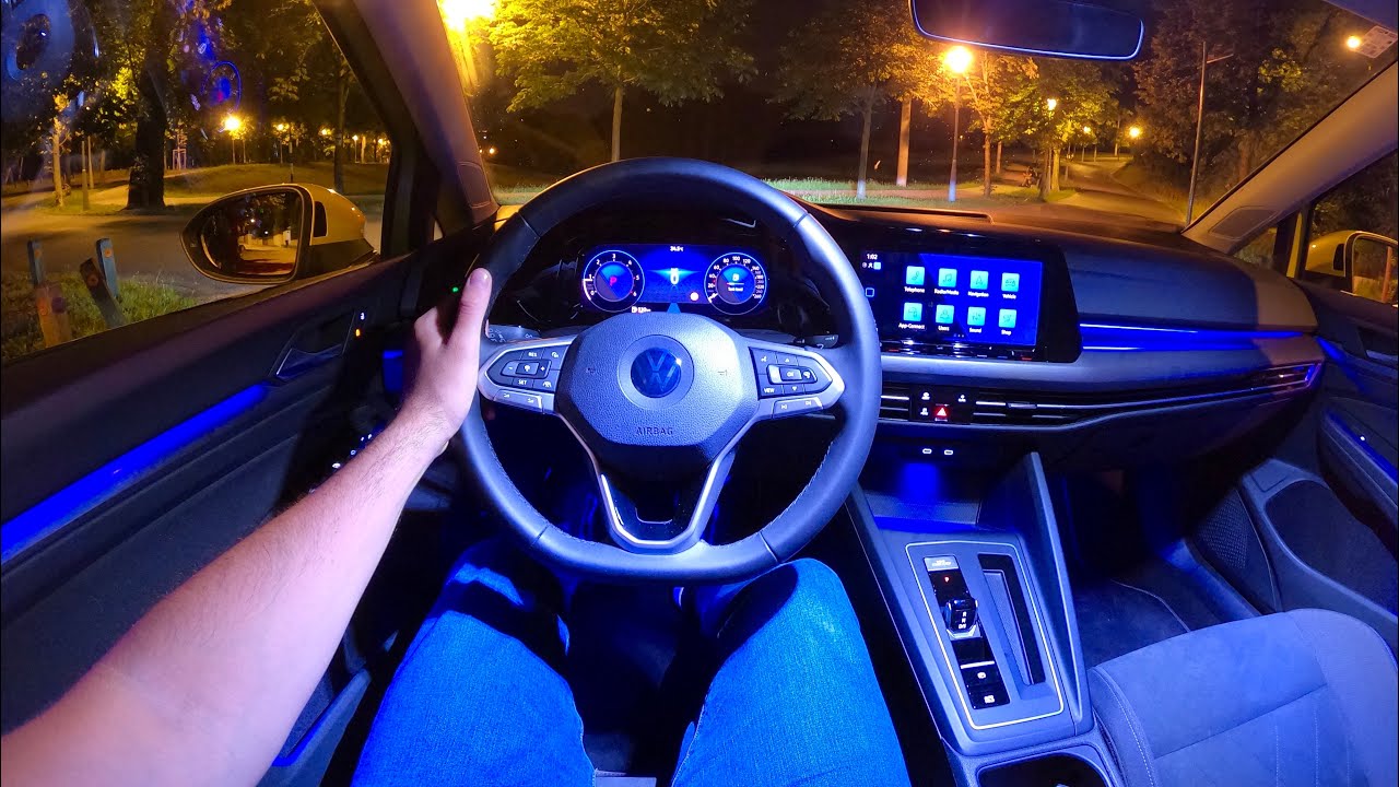 Новый Volkswagen Golf 8 (2020) - ночной тест POV и обзор (2.0 TDI 15O HP Style)