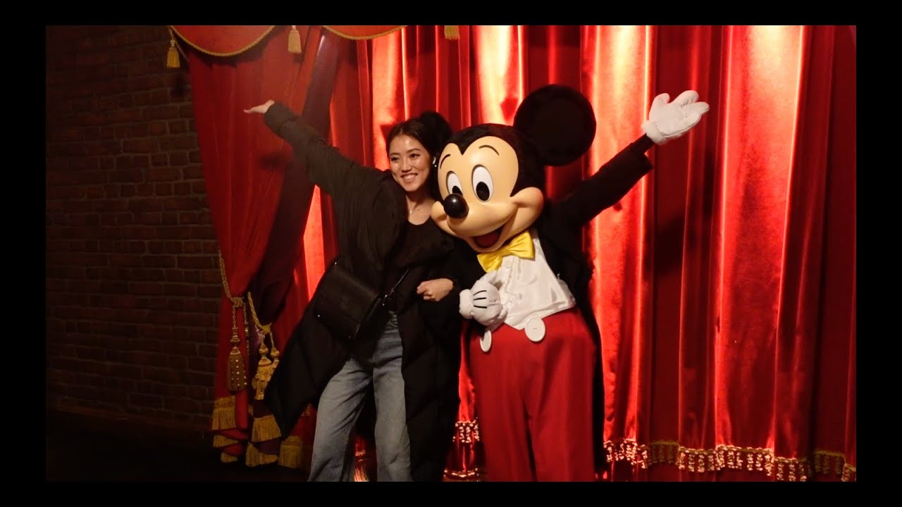 Spend a day at Disneyland paris//tibetan vlogger//Mickey mouse//France