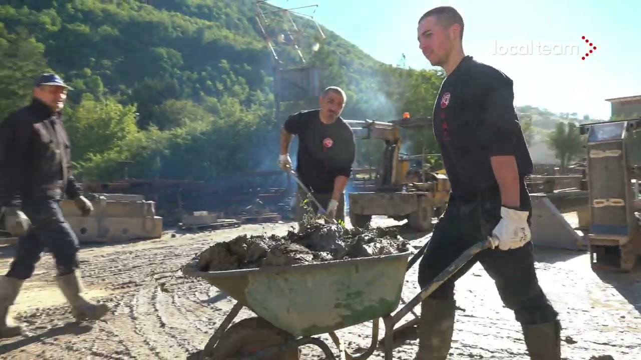 Cantiano, danni zona industriale: attività ancora invase dal fango