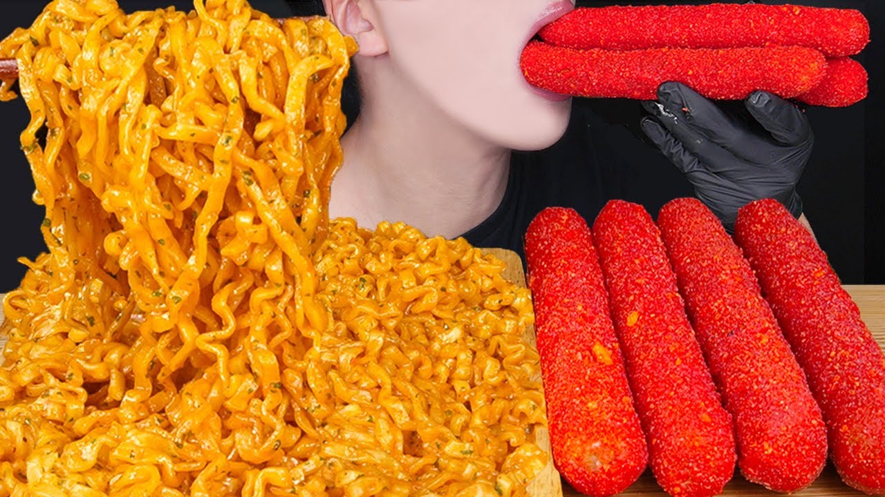 ASMR HOT CHEETOS SAUSAGE CARBO FIRE NOODLES COOKING MUKBANG 대왕 소세지 먹방チーズソーセージ 咀嚼音sosis EATING SOUNDS