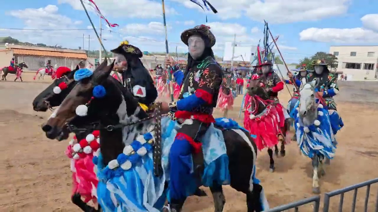 Cavalhada OS VETERANOS. 03 de maio 2025. Distrito São Sebastião da Estrela. Santo Antônio Amparo MG