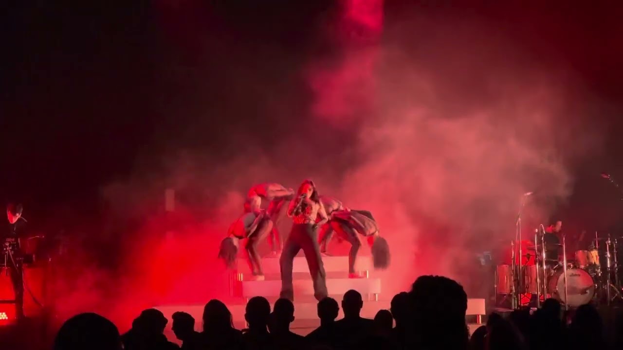 BANKS: The Devil - Live at Radio City Music Hall - New York, NY - 7/27
