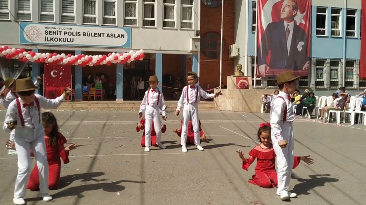 Şehit Polis Bülent Aslan İlkokulu 2 L Sınıfı 23 Nisan gösterisi