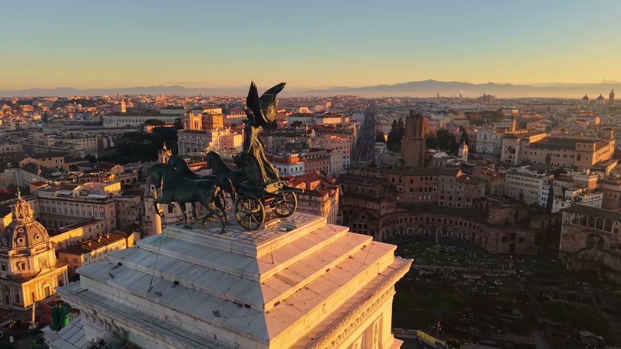 L'alba vista dall'altare della patria 