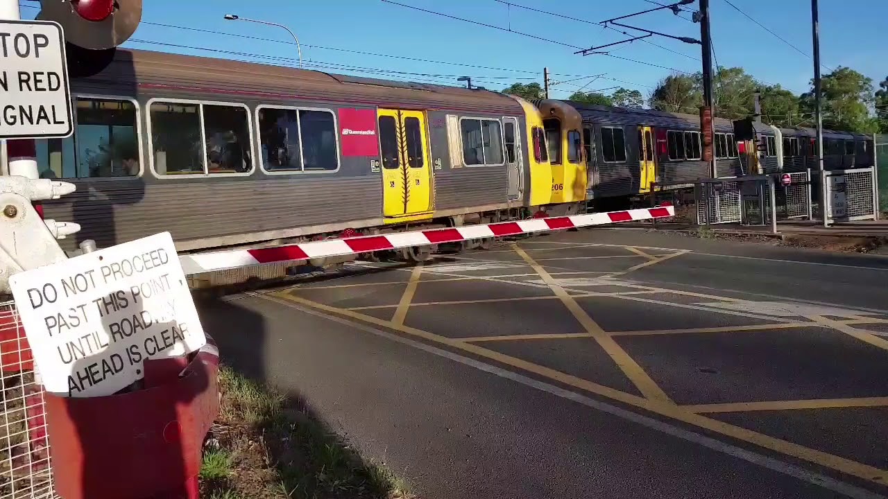 Queensland Trains at Lawnton and Narangba 10/01/2018.