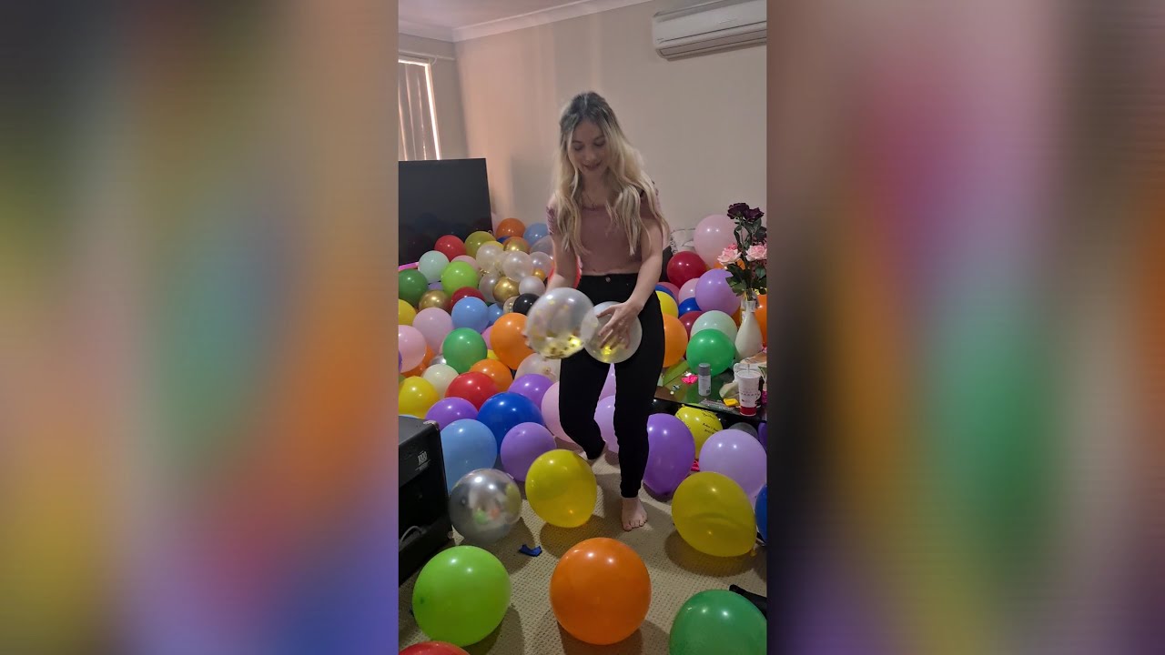 Filling my sisters room up with balloons backfires
