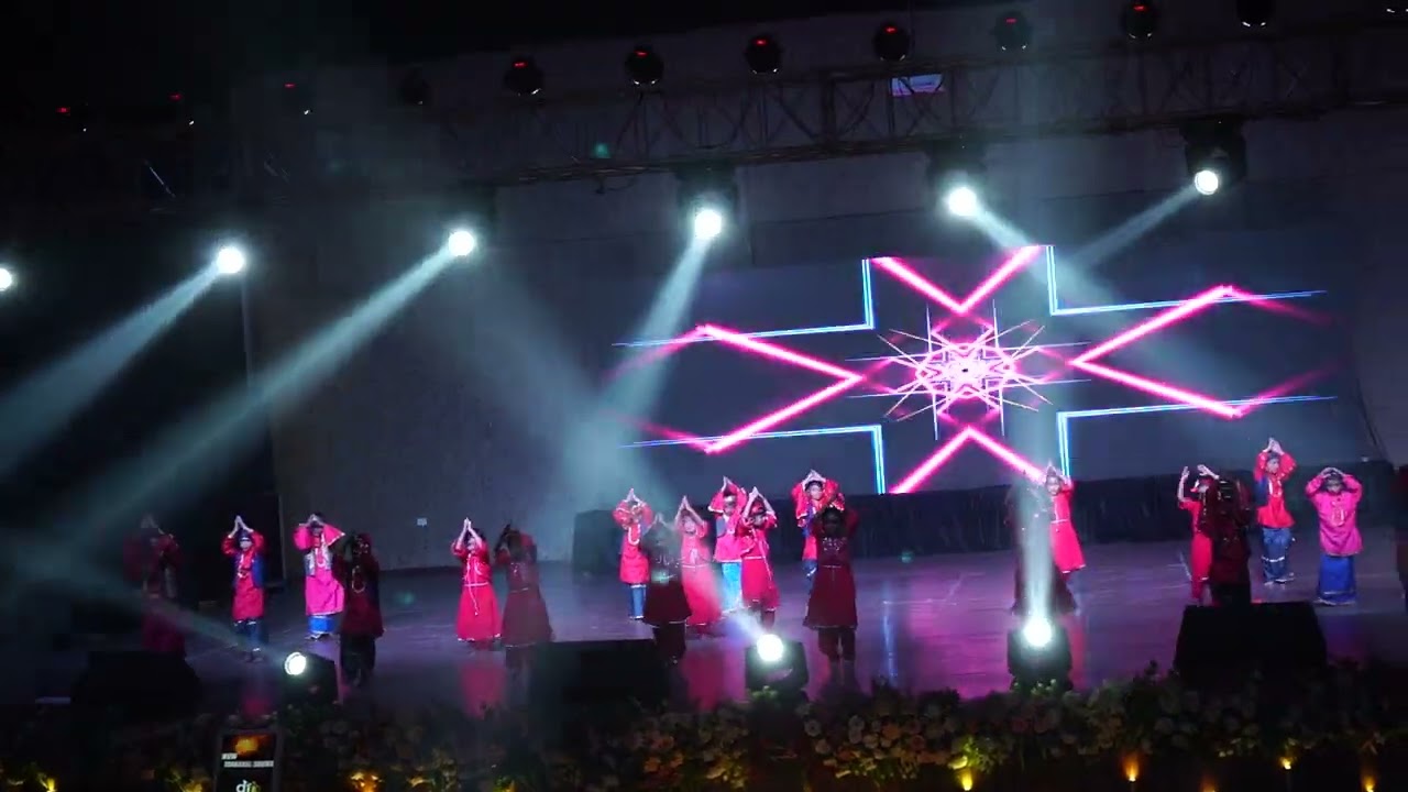 Main nikala hadi leke UKG C ,DANCE