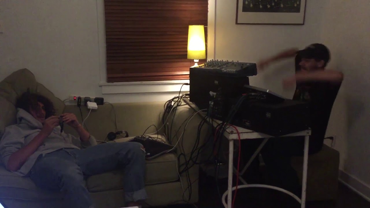 POST-EDM / San Holo in the studio