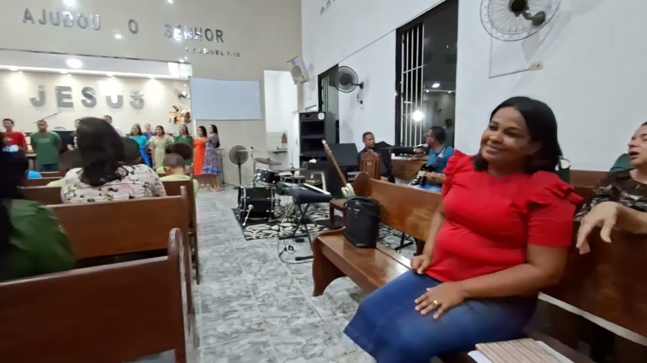Dejeadalpe, canta no culto da família, em IEADALPE-Saramandaia1
