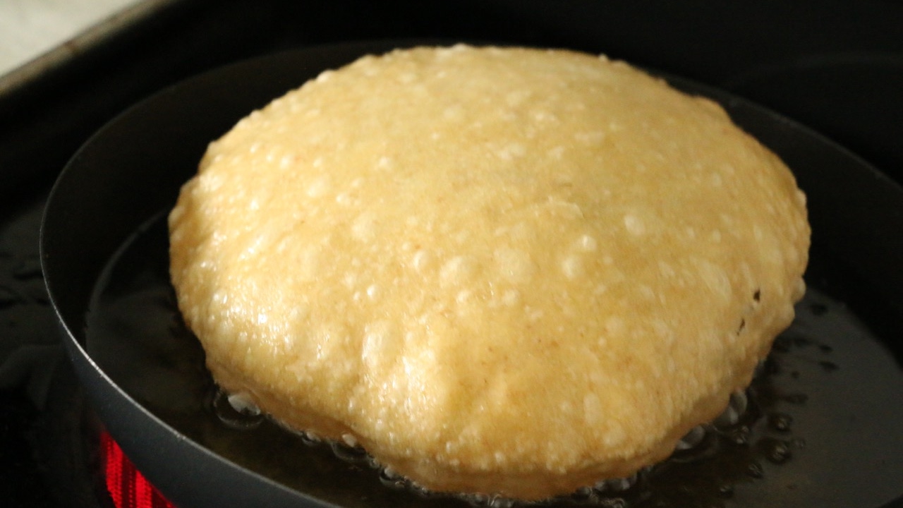 How to Make Puffy Poori