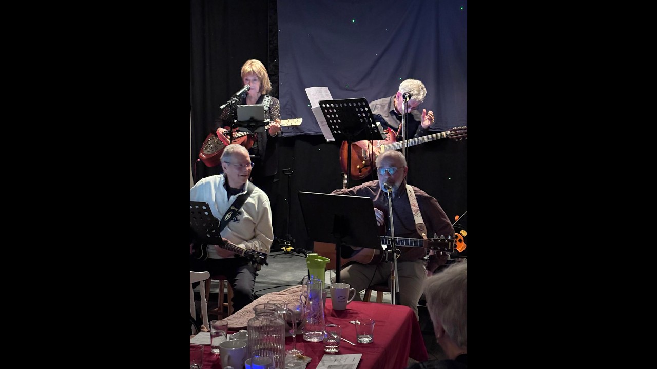 J'Entends Frapper cover by Marc & Ron