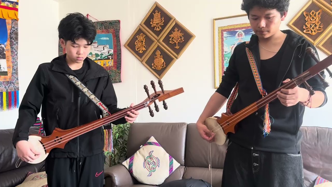 Learning Tibetan circle dance PhuyiSamling GonPa 